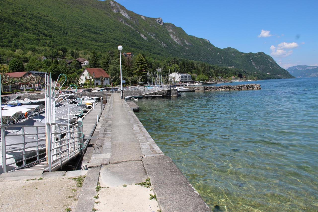 Pieds Dans L'Eau Au Lac Du Bourget Le Bourget-du-Lac Buitenkant foto